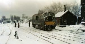 d6330-at-exeter-st-davids-being-used-for-point-clearing-duties-9-12-70-geoff-lendon